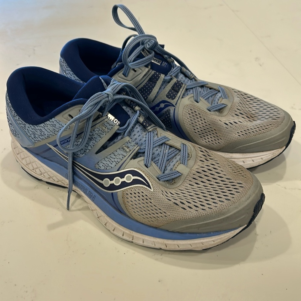 Saucony Everun ISO series running shoe, women’s size 10